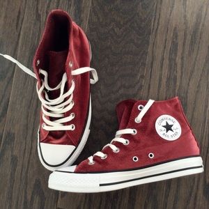 Velvet Converse
